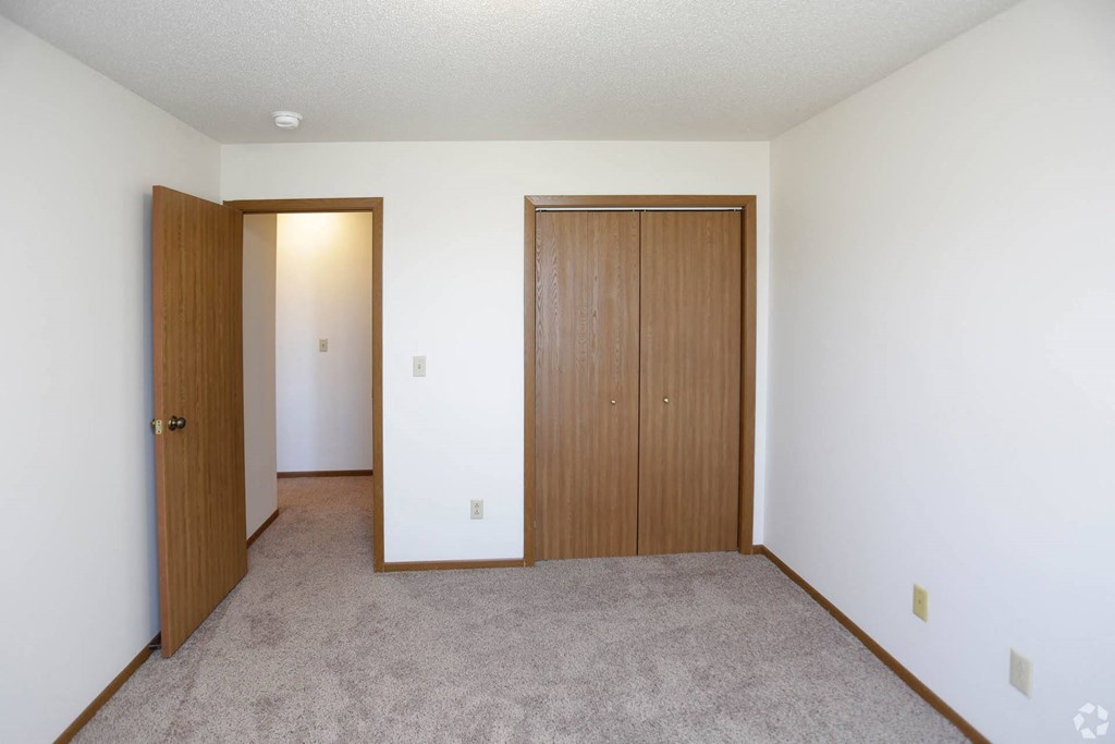Cimarron Apartments, 1001 44th St S, Fargo, ND RentCafe